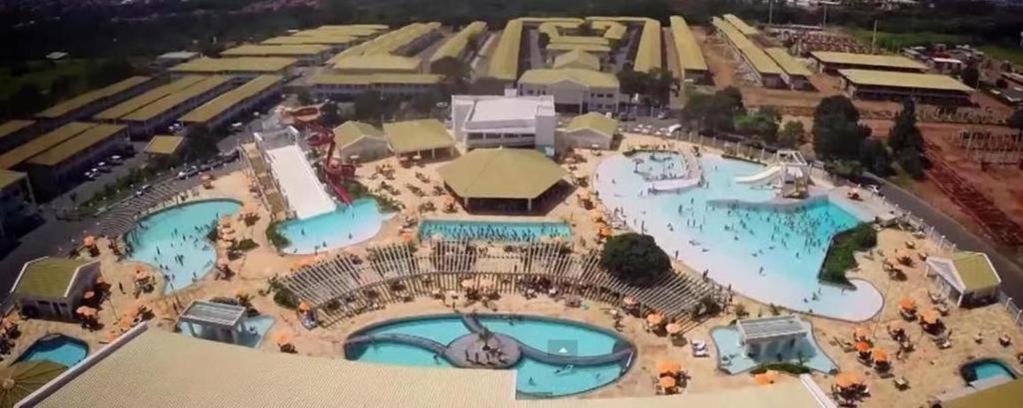 L'Acqua Diroma - Suites Confortaveis - Diversao Garantida - Piscina De Ondas Exclusiva Caldas Novas Ngoại thất bức ảnh