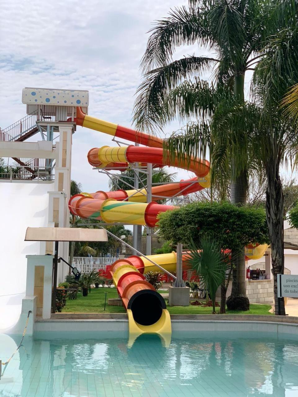 L'Acqua Diroma - Suites Confortaveis - Diversao Garantida - Piscina De Ondas Exclusiva Caldas Novas Ngoại thất bức ảnh